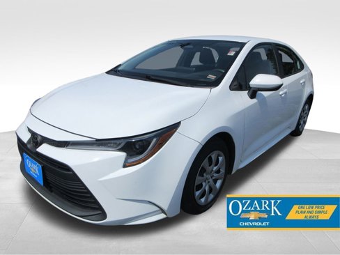 Used 2023 Toyota Corolla LE image 1