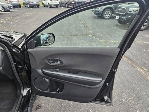 Used 2018 Honda HR-V LX image 19