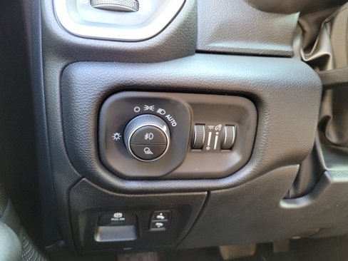 New 2026 RAM 1500 4x4 Crew Cab image 25
