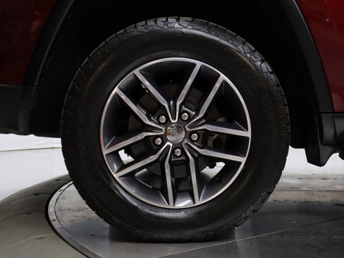 Used 2018 Jeep Grand Cherokee Limited image 34