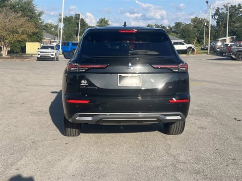 New 2025 Mitsubishi Outlander SE image 4