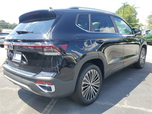 New 2026 Volkswagen Atlas Peak Edition image 4