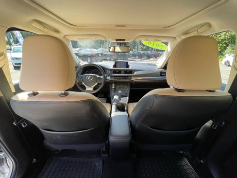 Used 2016 Lexus CT 200h image 38
