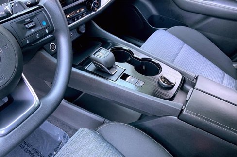 Certified 2023 Nissan Rogue SV image 17