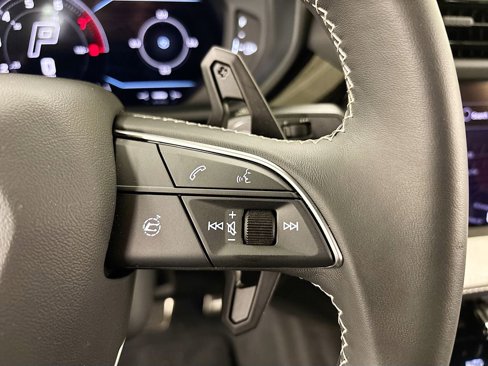 Used 2025 Lamborghini Urus SE image 24