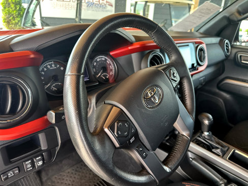 Used 2017 Toyota Tacoma TRD Off-Road image 42