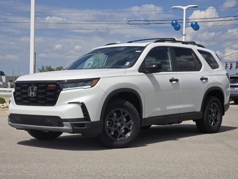 New 2025 Honda Pilot TrailSport image 2