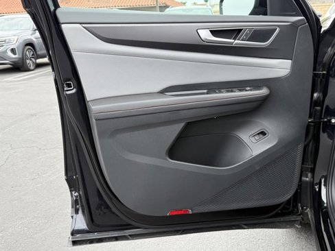New 2025 Volkswagen Atlas Peak Edition SE image 15