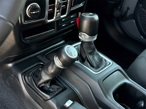 Used 2023 Jeep Wrangler Unlimited image 28