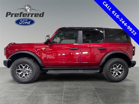 New 2025 Ford Bronco Badlands image 2
