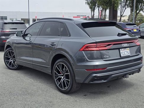 Used 2022 Audi Q8 Premium Plus w/ Premium Plus Package image 3