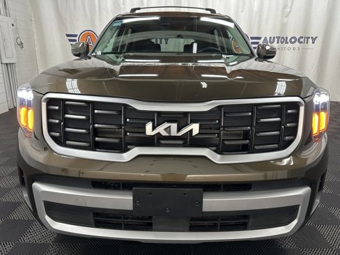 Used 2025 Kia Telluride S image 3