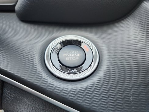 New 2025 Jeep Grand Cherokee Altitude image 30