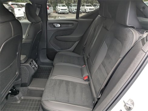 New 2026 Volvo XC40 B5 Ultra image 15