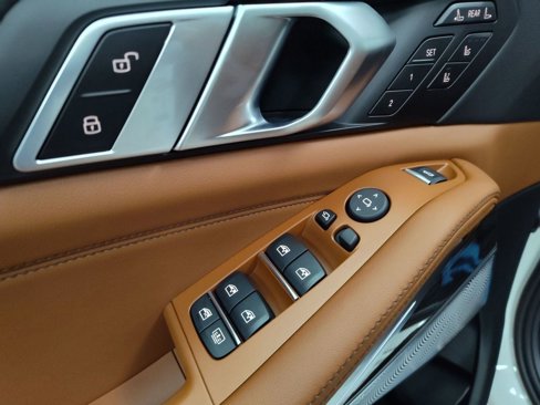 New 2026 BMW X7 M60i image 12