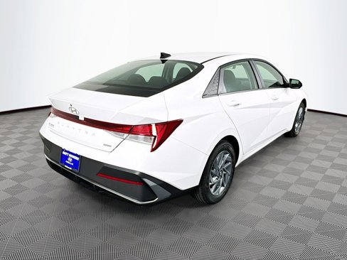 Certified 2025 Hyundai Elantra Blue w/ Cargo Package image 5
