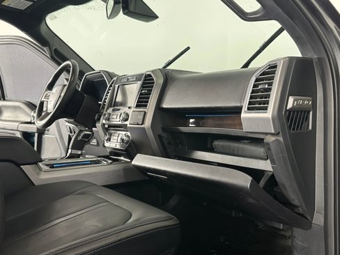 Used 2015 Ford F150 Platinum w/ Equipment Group 701A Luxury image 43