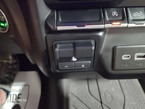 Used 2020 Chevrolet Silverado 1500 LT w/ All-Star Edition image 40