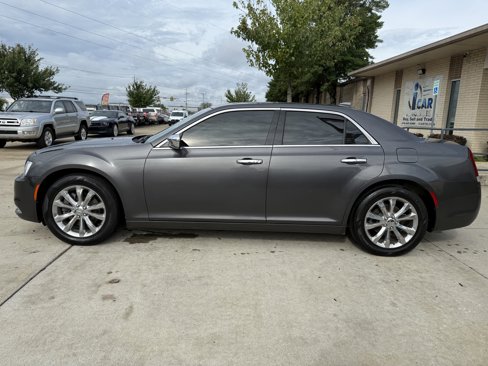 Used 2019 Chrysler 300 Limited image 4