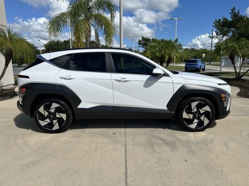 Used 2025 Hyundai Kona Limited image 3