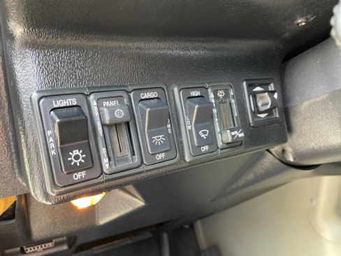 Used 2003 HUMMER H1 4-Door Wagon image 32