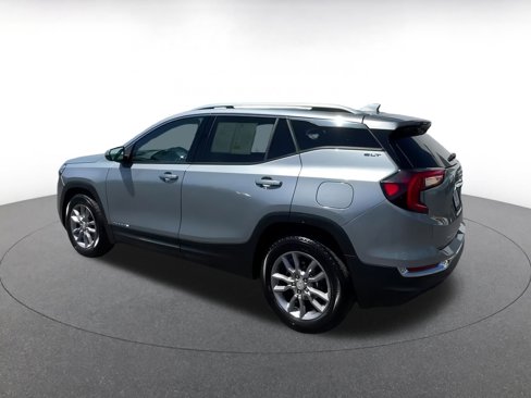 Used 2024 GMC Terrain SLT image 10