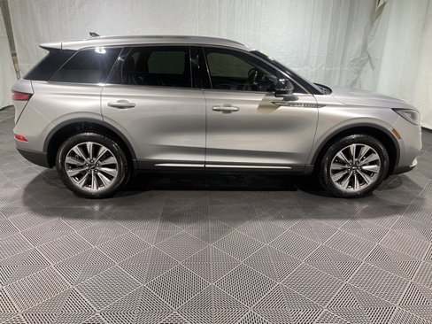 Used 2022 Lincoln Corsair Reserve image 4