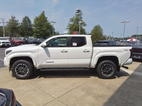 New 2025 Toyota Tacoma TRD Sport image 4