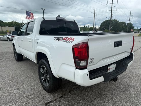 Used 2019 Toyota Tacoma TRD Sport image 8