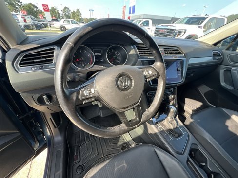 Used 2019 Volkswagen Tiguan SE image 18