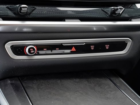 Used 2025 BMW X5 xDrive40i w/ M Sport Package image 18