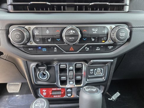 New 2025 Jeep Wrangler Unlimited Rubicon 4xe image 14