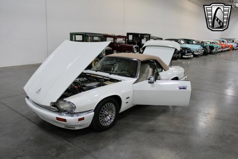 Used 1995 Jaguar XJS V12 Convertible image 6
