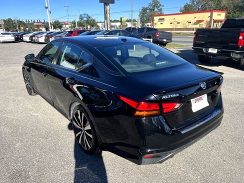 Used 2021 Nissan Altima 2.5 SR w/ SR Premium Package image 7