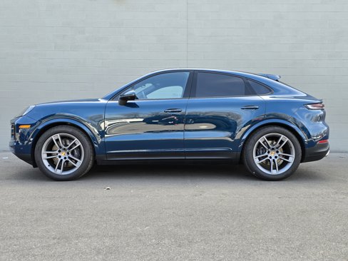 New 2025 Porsche Cayenne Coupe image 2