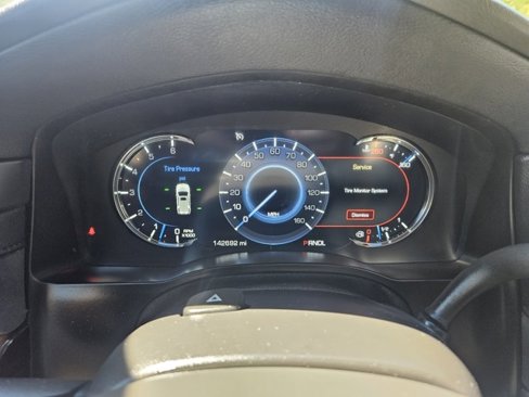 Used 2017 Cadillac Escalade ESV Luxury image 22