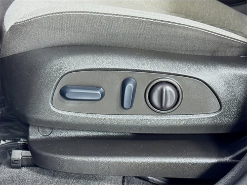 Used 2024 Chevrolet Equinox LS image 16