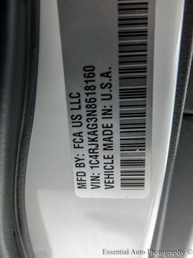 Used 2022 Jeep Grand Cherokee L Laredo w/ Luxury Tech Group I image 32