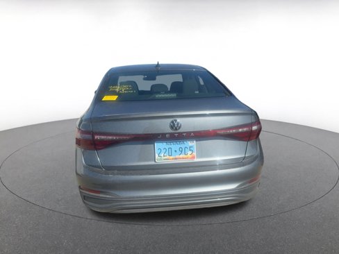 Used 2025 Volkswagen Jetta Sport image 6