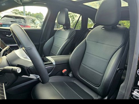 Certified 2025 Mercedes-Benz GLC 300 4MATIC image 16