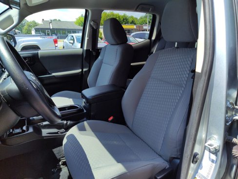 Used 2022 Toyota Tacoma SR image 10