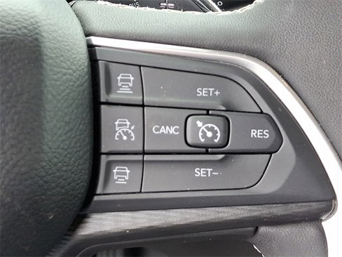 Used 2024 Jeep Grand Cherokee Laredo image 22
