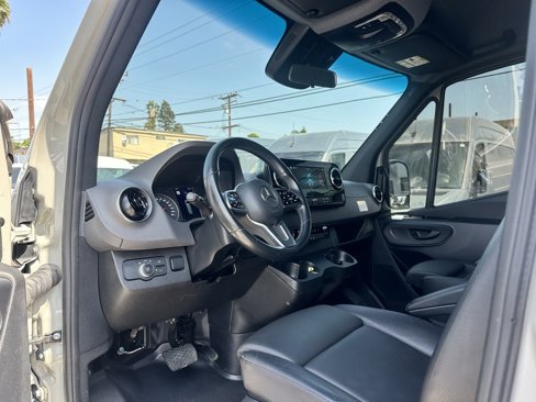 Used 2023 Mercedes-Benz Sprinter 2500 image 10