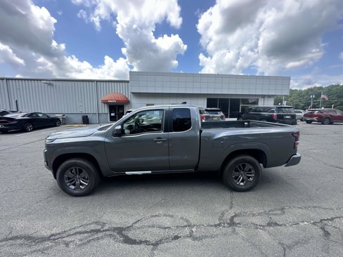 Used 2025 Nissan Frontier SV image 6