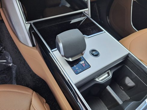 New 2025 Land Rover Range Rover SE image 14