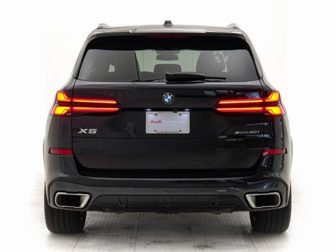 Used 2025 BMW X5 xDrive40i w/ M Sport Package image 32