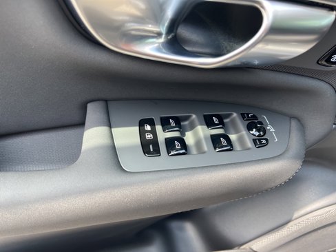New 2026 Volvo XC90 B6 Plus w/ Protection Package Premier image 12
