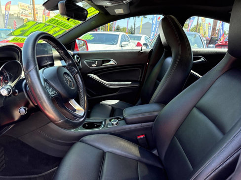 Used 2018 Mercedes-Benz CLA 250 image 35