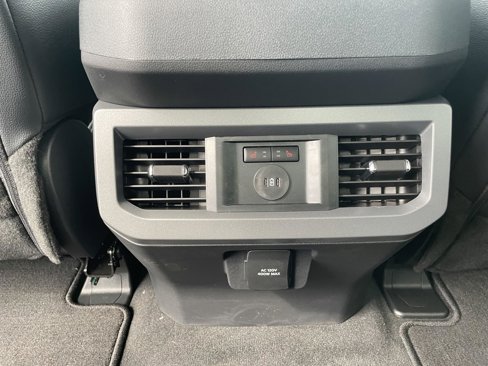 New 2025 Ford F250 Lariat w/ Chrome Package image 28