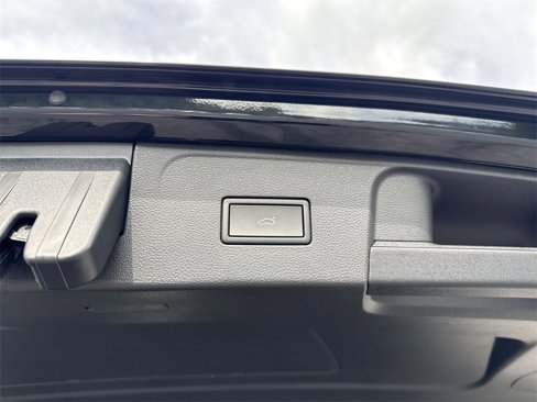 New 2025 Volkswagen Atlas SE image 47